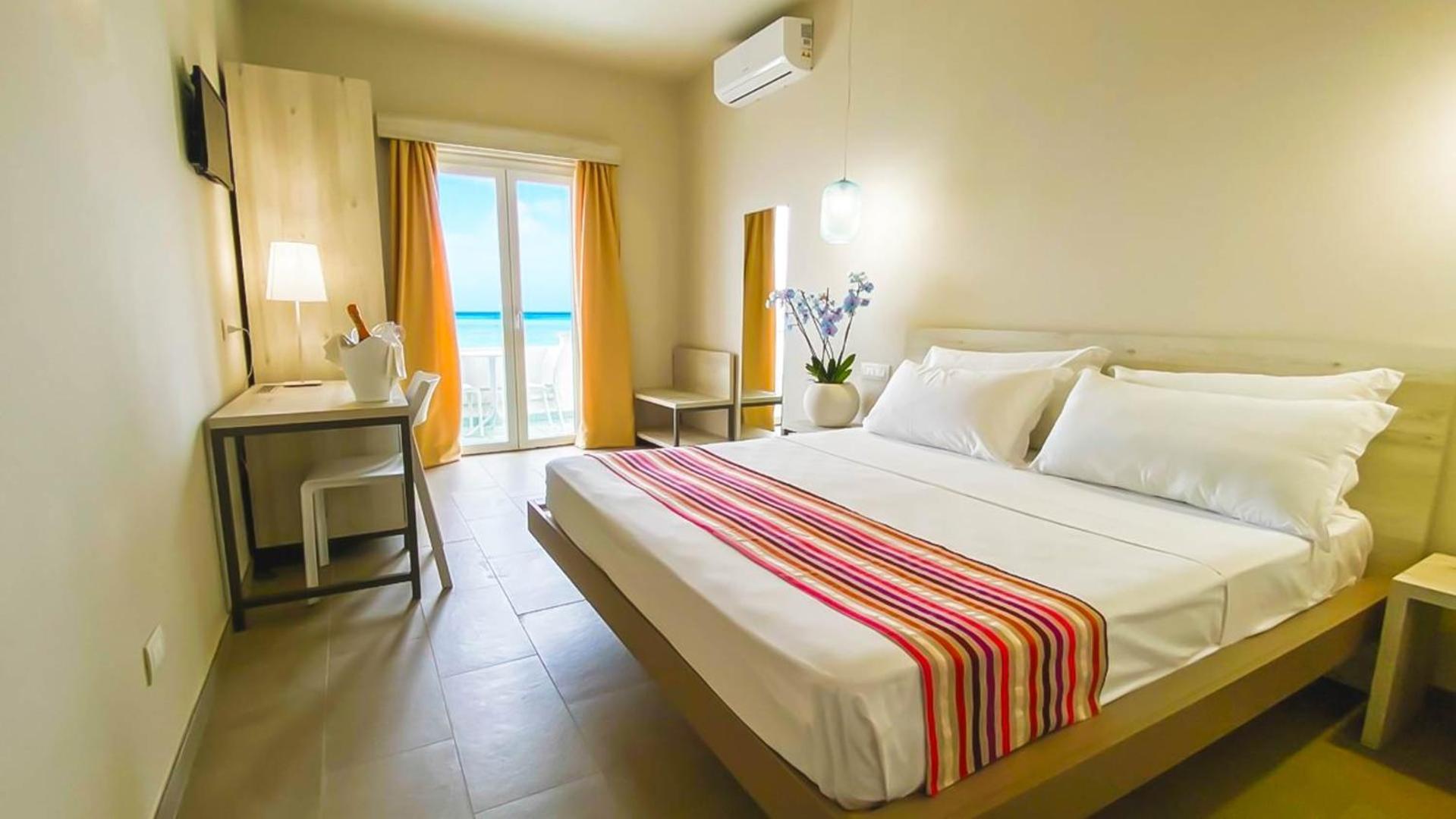 Borgo Di Riaci Beach Resort 산타도메니카 외부 사진