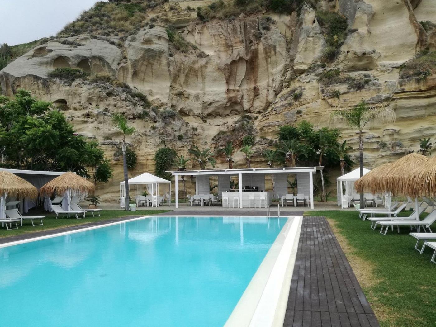 Borgo Di Riaci Beach Resort 산타도메니카 외부 사진