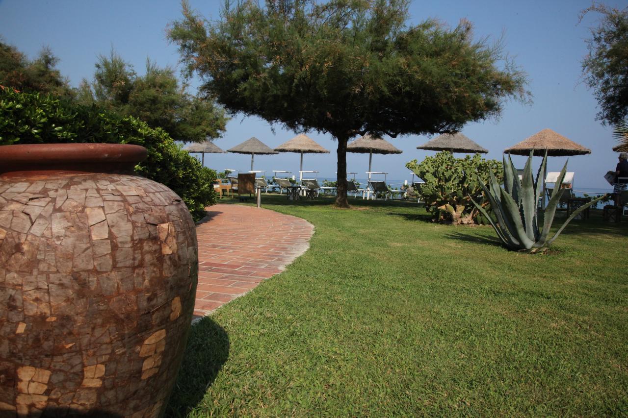 Borgo Di Riaci Beach Resort 산타도메니카 외부 사진